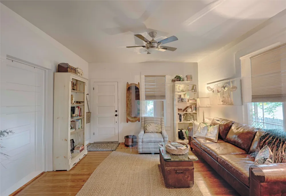 307 W Market Street Fayetteville, TX 78940