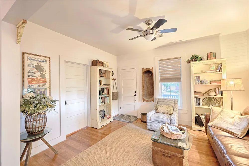 307 W Market Street Fayetteville, TX 78940