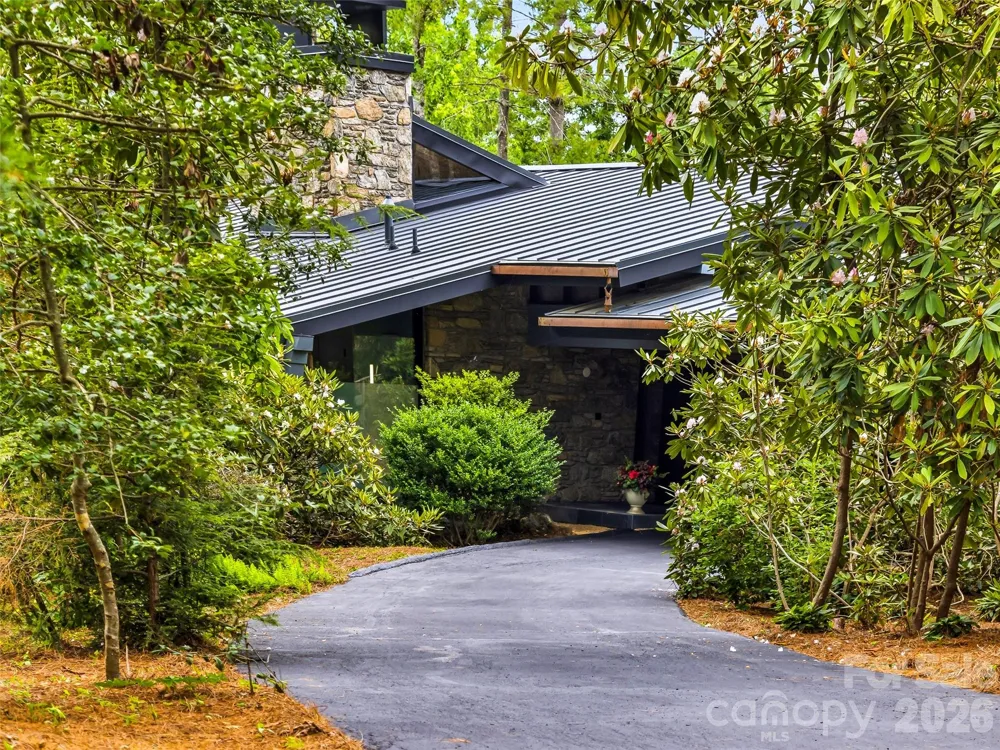 3 Holly Hill Road Biltmore Forest, NC 28803
