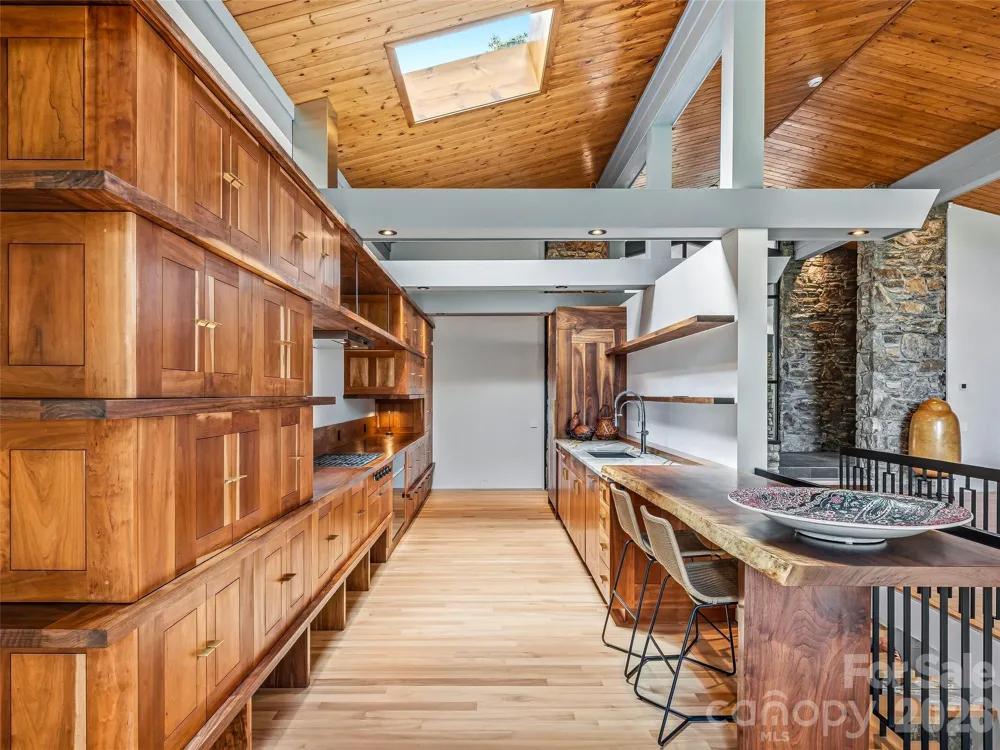 3 Holly Hill Road Biltmore Forest, NC 28803