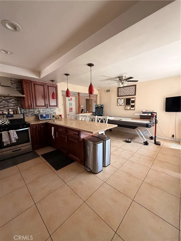 22233 Roscoe West Hills, CA 91304