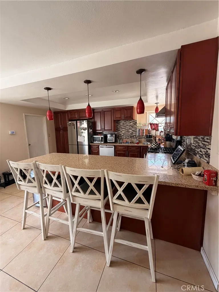 22233 Roscoe West Hills, CA 91304