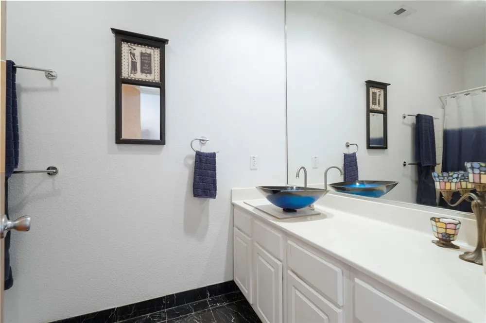 4827 Ocean Drive Corpus Christi, TX 78412