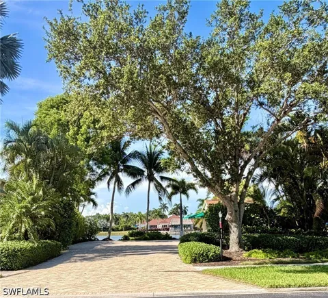 Southern Breeze Drive