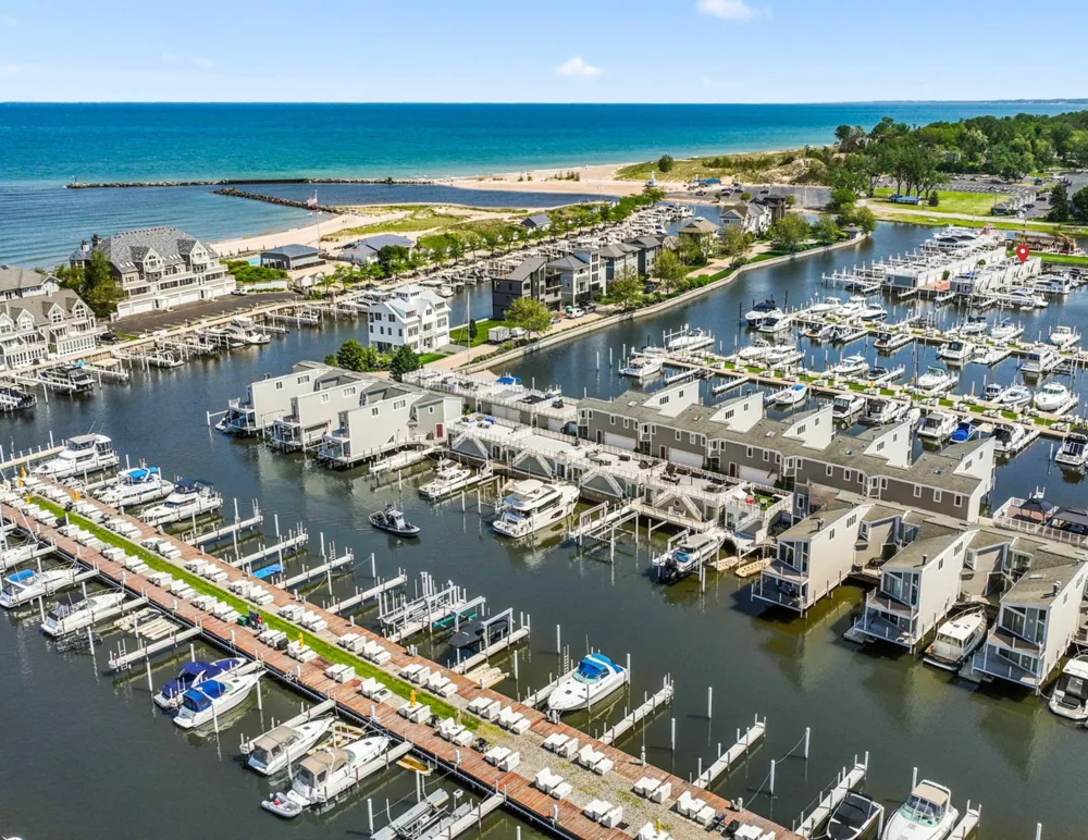 19 Lighthouse Point New Buffalo, MI 49117