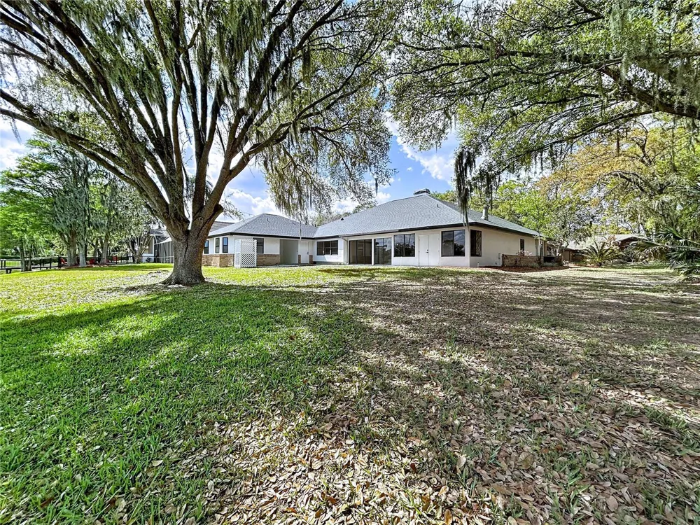 2881 HAMMOCK DRIVE Plant City, FL 33566