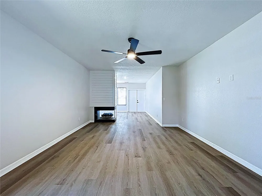2881 HAMMOCK DRIVE Plant City, FL 33566