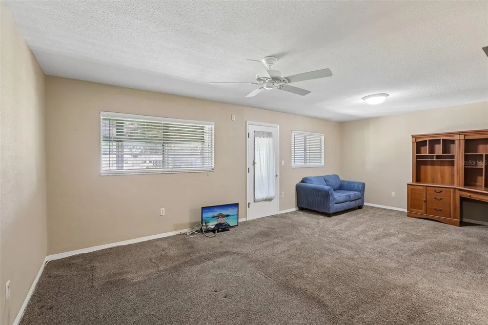 11225 82ND AVENUE #102 Seminole, FL 33772