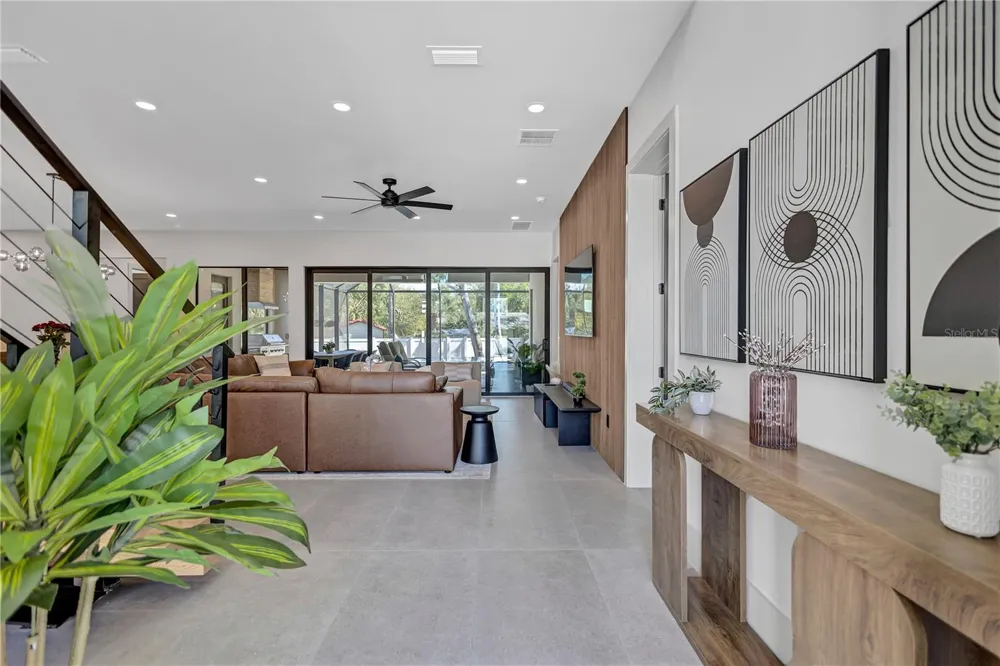 275 LIME CIRCLE Sarasota, FL 34237