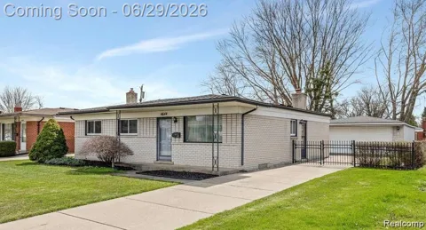 4644 Kingsley Drive