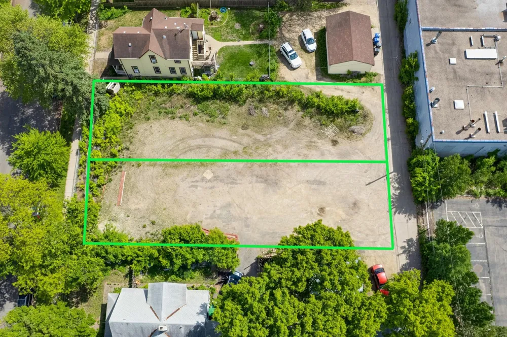 2828 & 2824 27th Avenue S Minneapolis, MN 55406