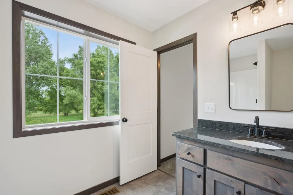 21349 Cottonwood Street NW Oak Grove, MN 55011