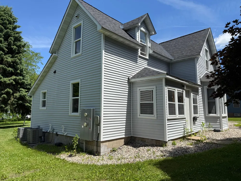 647 2nd Avenue SW Hutchinson, MN 55350