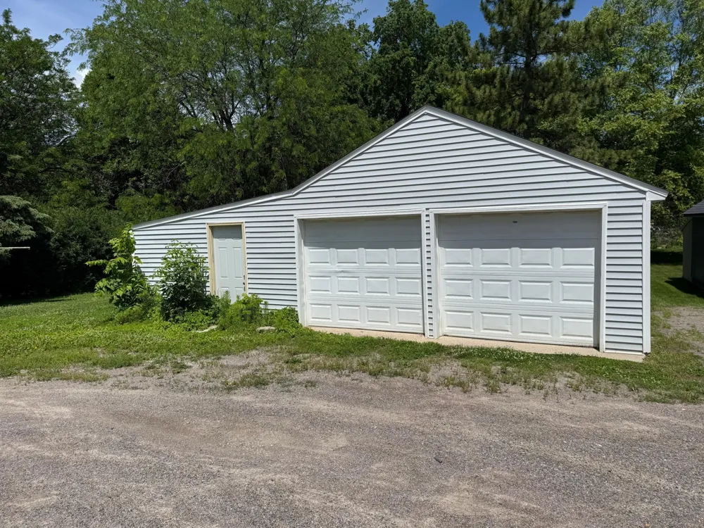 647 2nd Avenue SW Hutchinson, MN 55350