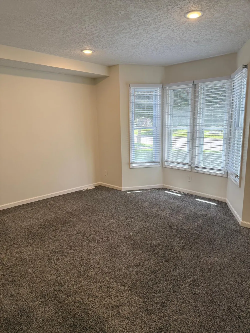 647 2nd Avenue SW Hutchinson, MN 55350