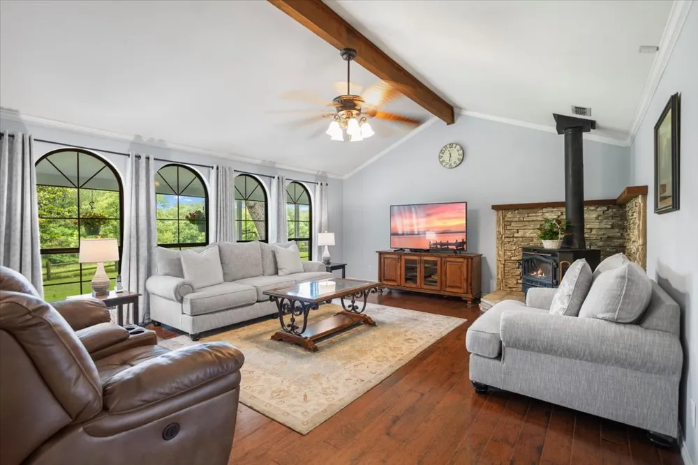 3989 Bob O Link Road Gilmer, TX 75645