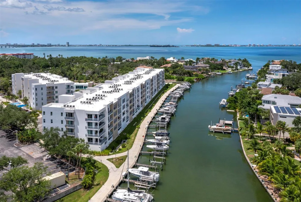 1703 TAMIAMI TRAIL #306 Sarasota, FL 34234
