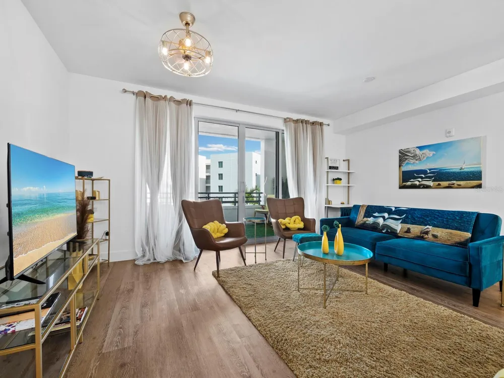 1703 TAMIAMI TRAIL #306 Sarasota, FL 34234
