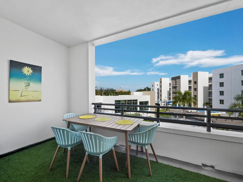 1703 TAMIAMI TRAIL #306 Sarasota, FL 34234