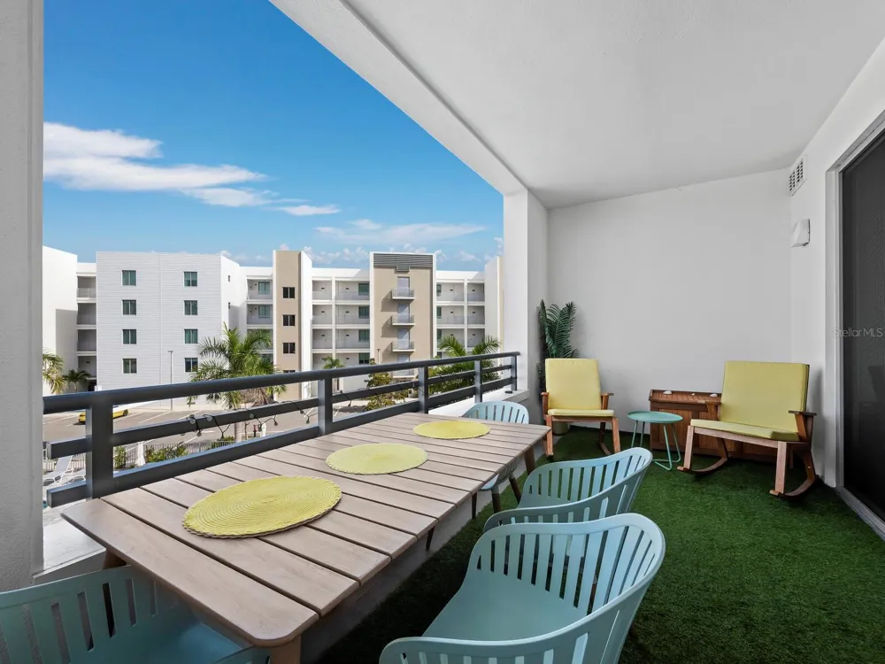 1703 TAMIAMI TRAIL #306 Sarasota, FL 34234