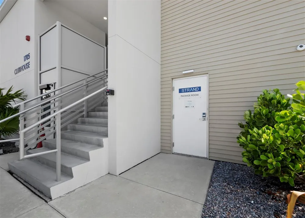 1703 TAMIAMI TRAIL #306 Sarasota, FL 34234