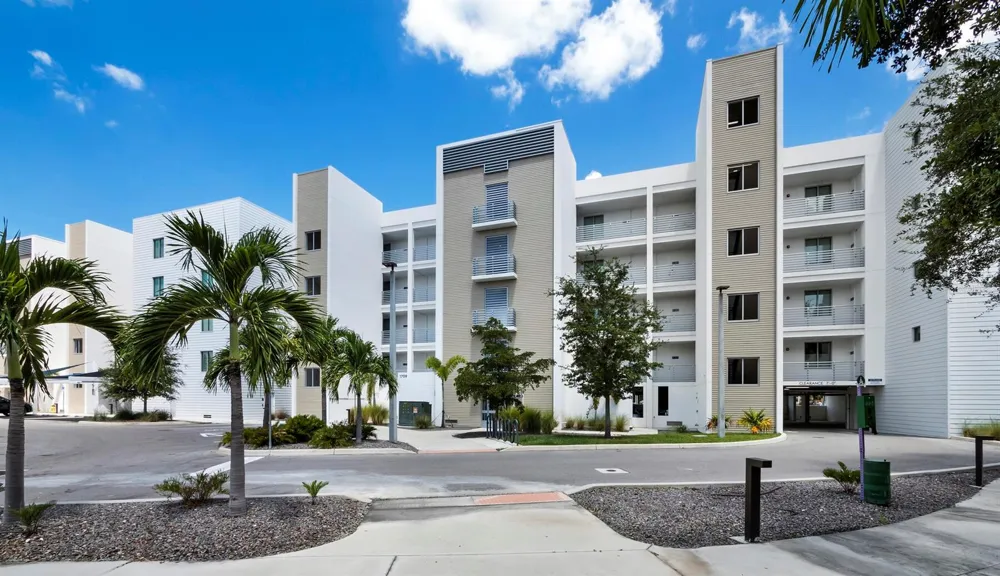 1703 TAMIAMI TRAIL #306 Sarasota, FL 34234