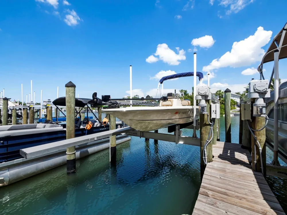 1703 TAMIAMI TRAIL #306 Sarasota, FL 34234