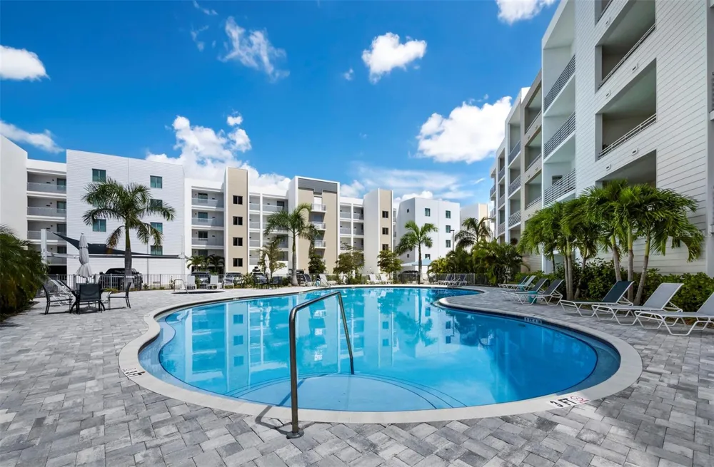 1703 TAMIAMI TRAIL #306 Sarasota, FL 34234