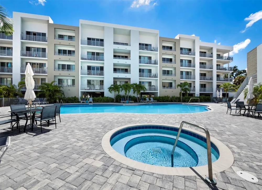 1703 TAMIAMI TRAIL #306 Sarasota, FL 34234