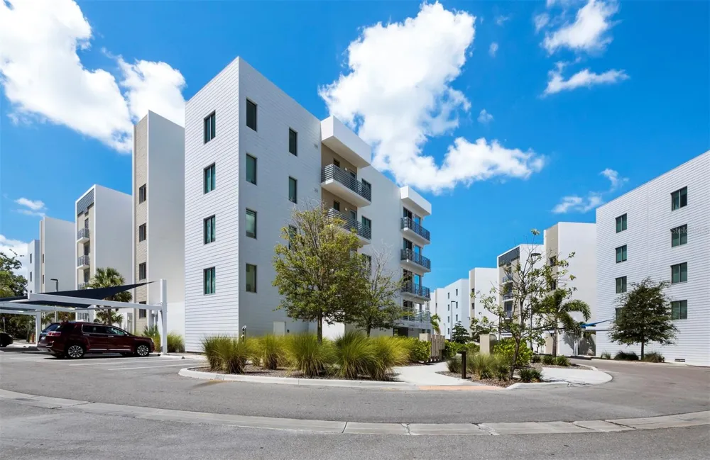1703 TAMIAMI TRAIL #306 Sarasota, FL 34234