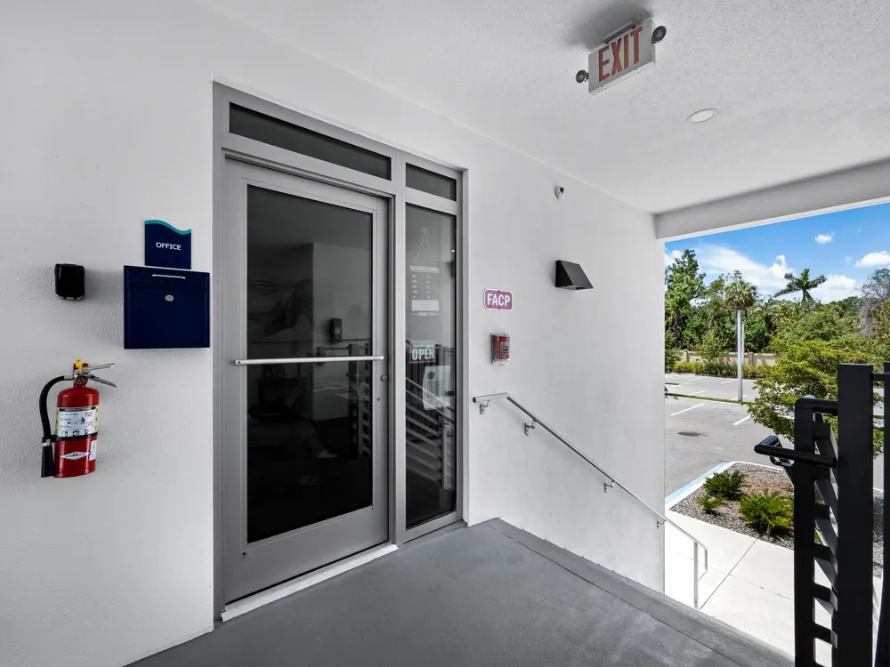 1703 TAMIAMI TRAIL #306 Sarasota, FL 34234