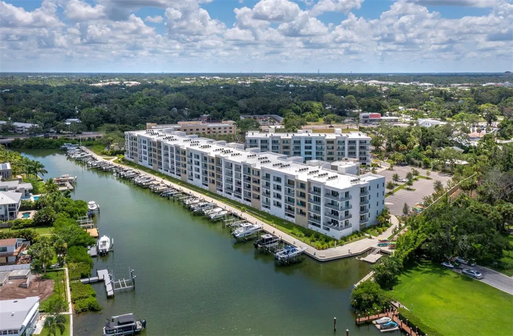 1703 TAMIAMI TRAIL #306 Sarasota, FL 34234