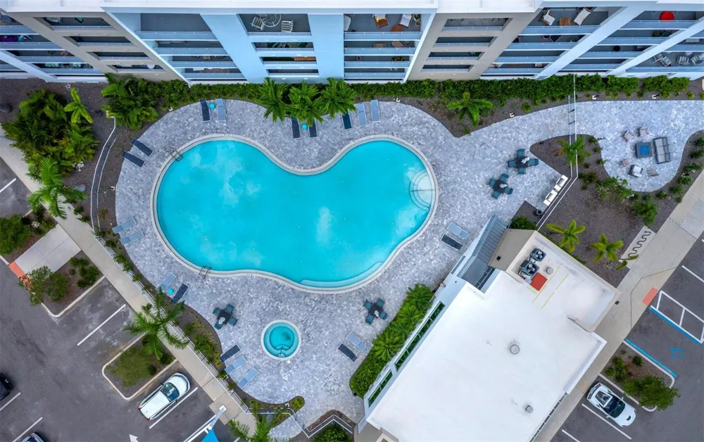 1703 TAMIAMI TRAIL #306 Sarasota, FL 34234