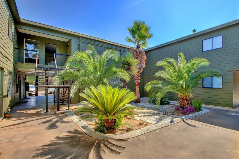 303 W 40th Street #107 Austin, TX 78751