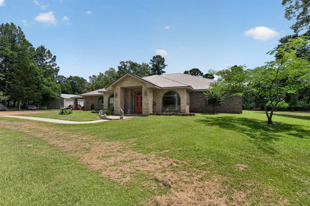 400 Third Street Queen City, TX 75572