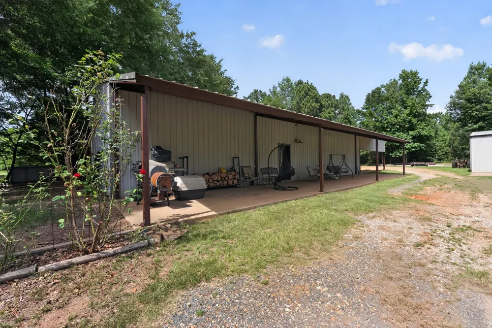 400 Third Street Queen City, TX 75572