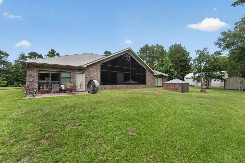 400 Third Street Queen City, TX 75572