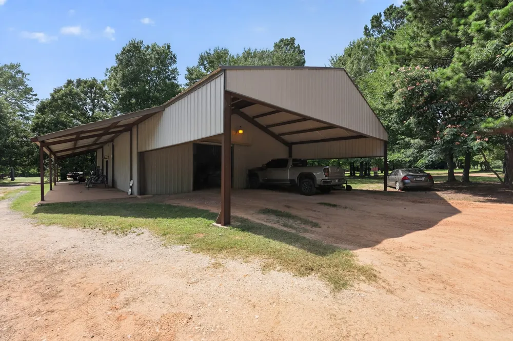 400 Third Street Queen City, TX 75572