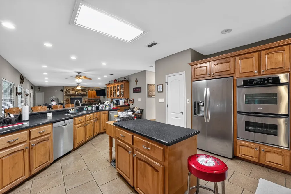 400 Third Street Queen City, TX 75572