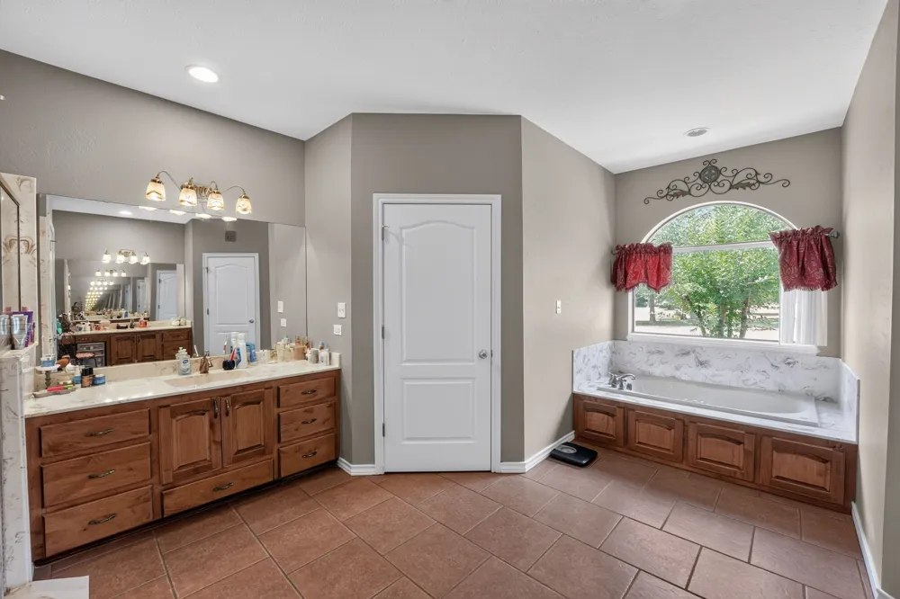 400 Third Street Queen City, TX 75572