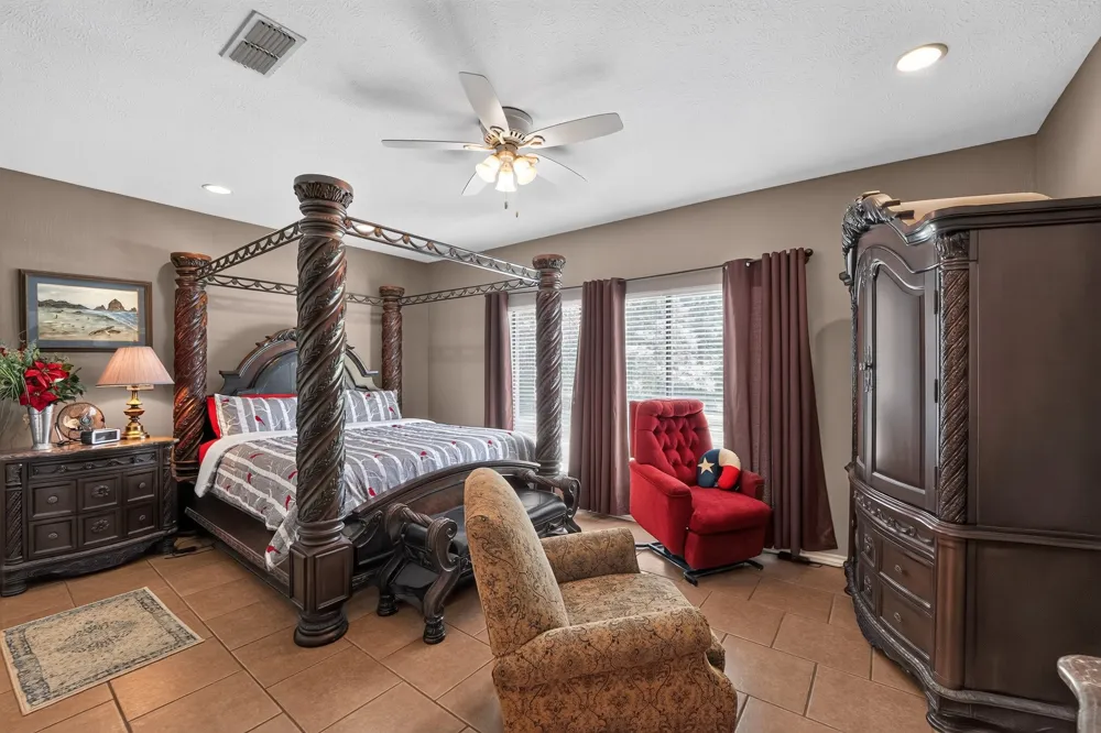 400 Third Street Queen City, TX 75572