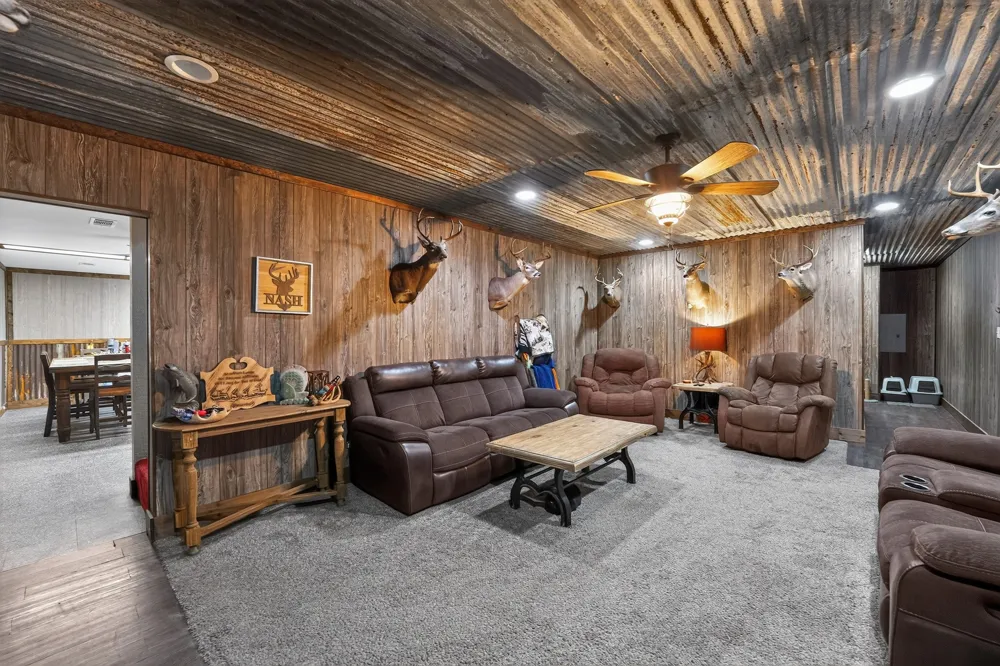 400 Third Street Queen City, TX 75572