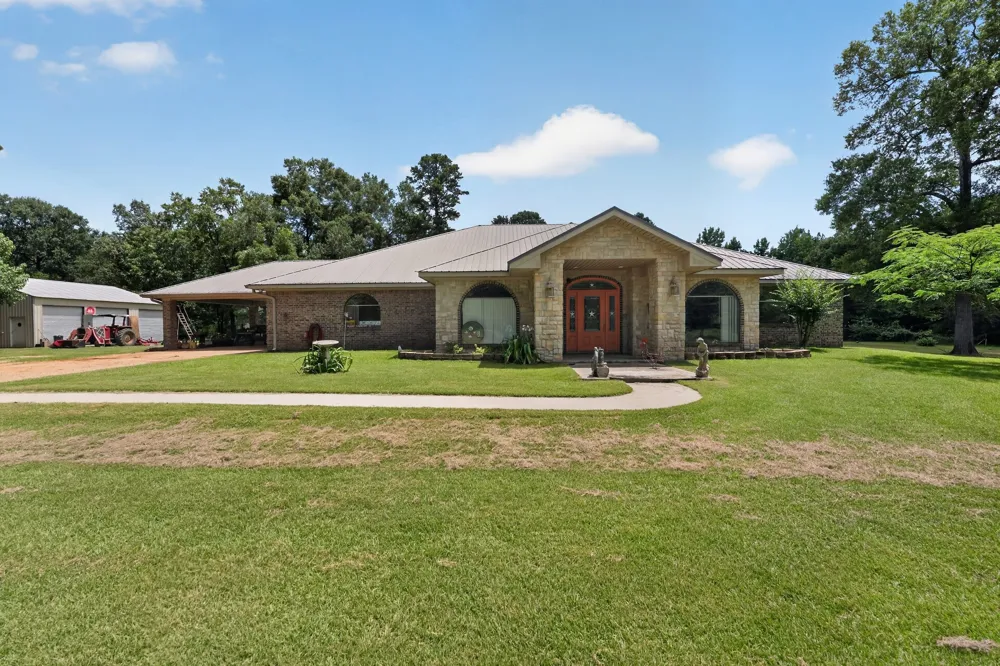 400 Third Street Queen City, TX 75572