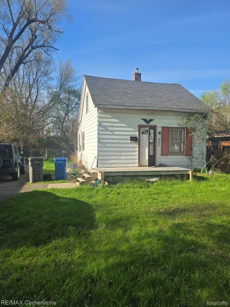 28658 Glenwood Street Inkster City, MI 48141