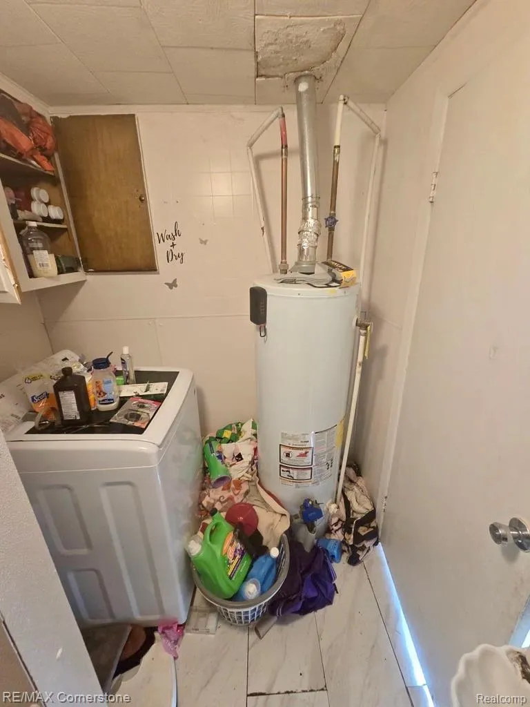 28658 Glenwood Street Inkster City, MI 48141