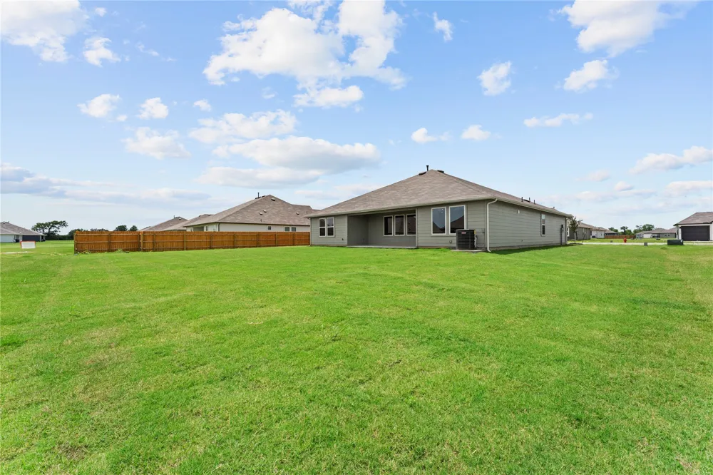 375 ELKINS PRAIRIE DRIVE Lockhart, TX 78644