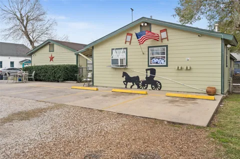 2200 Peach Avenue #3