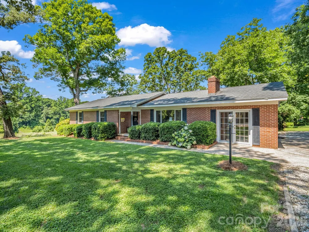 184 Edwards Street Rutherfordton, NC 28139