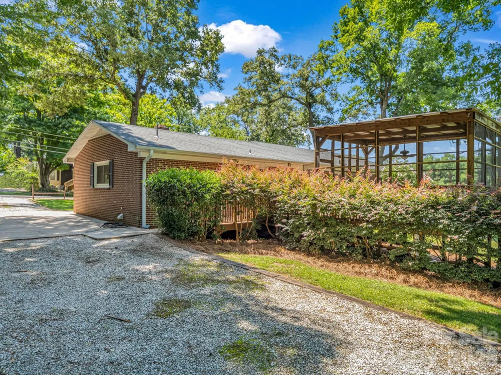 184 Edwards Street Rutherfordton, NC 28139