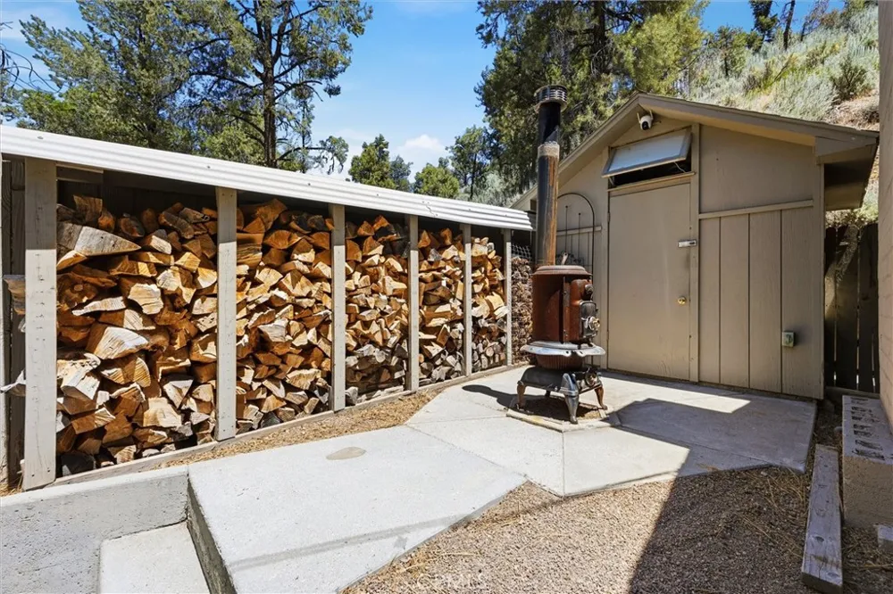 7100 Lakewood Drive Frazier Park, CA 93225